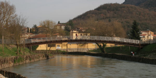 ponte pedonale fiume velino